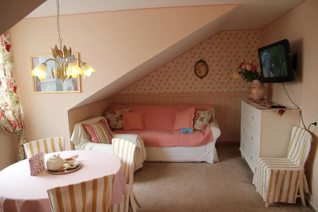 Apartment Ferienwohnung Rosentee Munich Germany