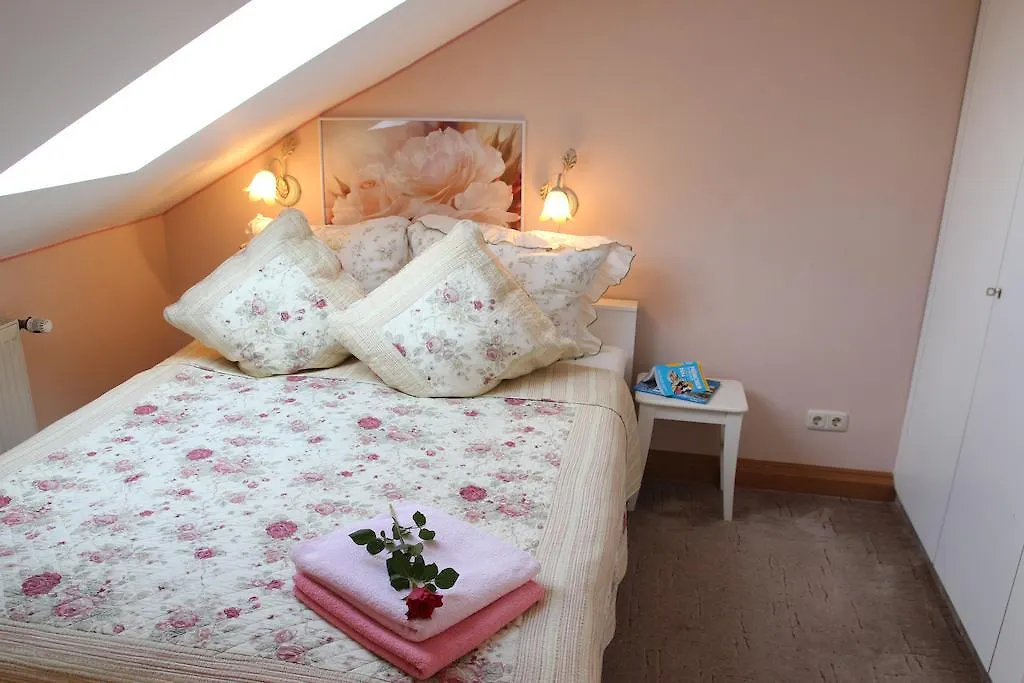 Ferienwohnung Rosentee Munich