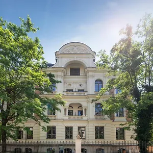 Uhland Hotel